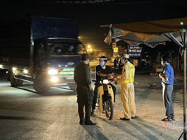 Ca dương tính Covid-19 tăng nhanh, Bình Dương phong tỏa một phường chục ngàn dân