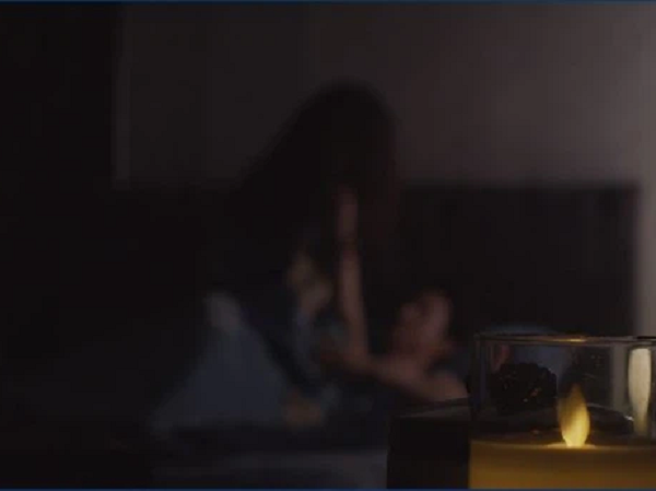 Hoa hậu Diễm Trần gây choáng với cảnh giường chiếu lại còn ăn 'liên hoàn tát' vì giật chồng người ta