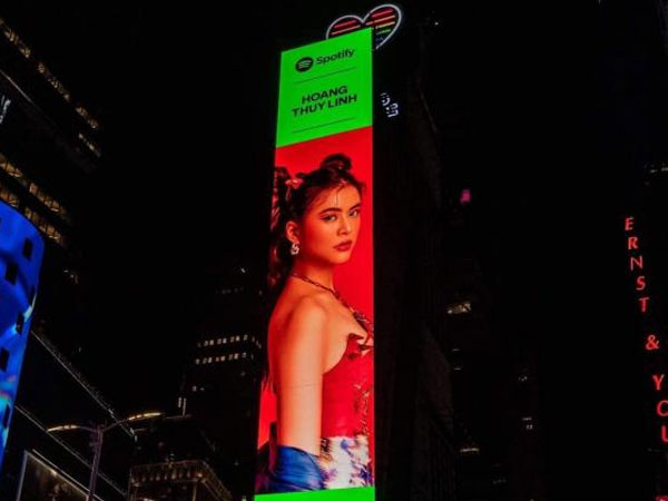 Sau Bích Phương, Hoàng Thùy Linh xuất hiện trên Quảng trường Thời đại ở New York gây xôn xao