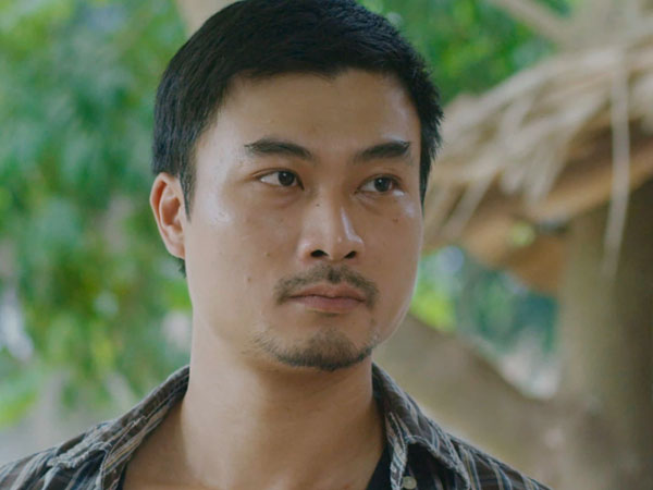 Anh Đồng 'cục súc' của Mùa hoa tìm lại: Đời thực là bố bỉm sữa, vợ đẹp đến nỗi đồng nghiệp trêu hôn Thanh Hương phải cắt điện