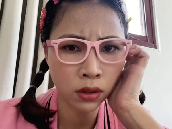 Biểu cảm của Thơ Nguyễn khi bị antifan nhận xét: '30 tuổi rồi mà tưởng mình 20 tuổi'
