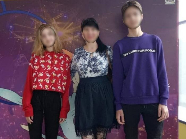 3 con ruột tố hành vi bệnh hoạn của cha dượng, mẹ không tin còn mắng con hư hỏng rồi nhận ra sự thật cay đắng giấu kín suốt 3 năm