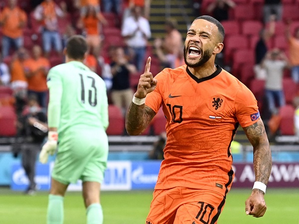 Tỏa sáng ở Euro 2020, Memphis Depay gia nhập Barcelona với giá 0 đồng