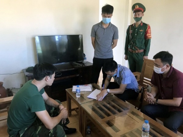 Giả danh sĩ quan quân đội để đi 'tán gái' cho oai