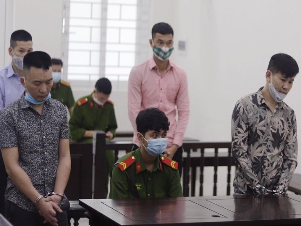Chủ nhà cầm kiếm đuổi, chém kẻ trộm trọng thương