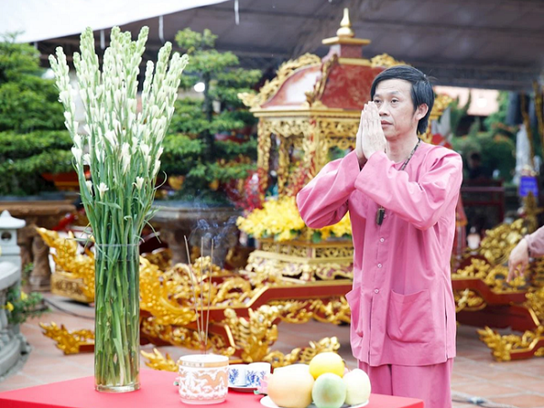 Xôn xao thông tin Hoài Linh nợ tiền gỗ xây Nhà thờ Tổ sau 5 năm vẫn chưa trả, câu trả lời của người 'tố' gây hoang mang
