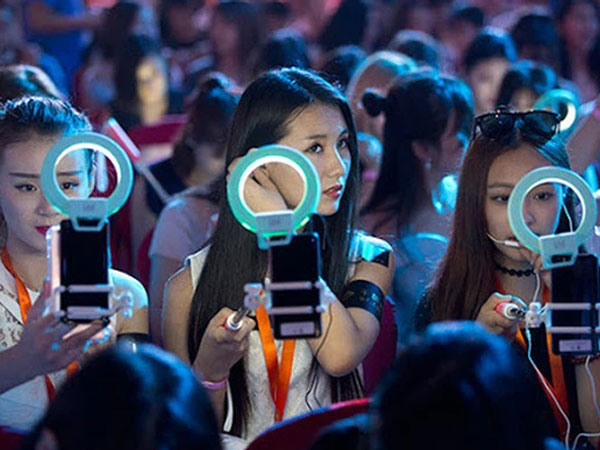 Vỡ mộng làm giàu nhờ livestream tại Trung Quốc