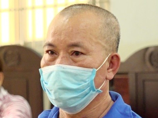 'Yêu râu xanh' hiếp dâm bé gái 6 tuổi, cho 2.000 đồng để 'bịt miệng'