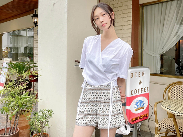 5 kiểu áo blouse trắng phủ sóng hè này: Diện lên 'auto' sang chảnh, lên hình sống ảo đẹp mãn nhãn