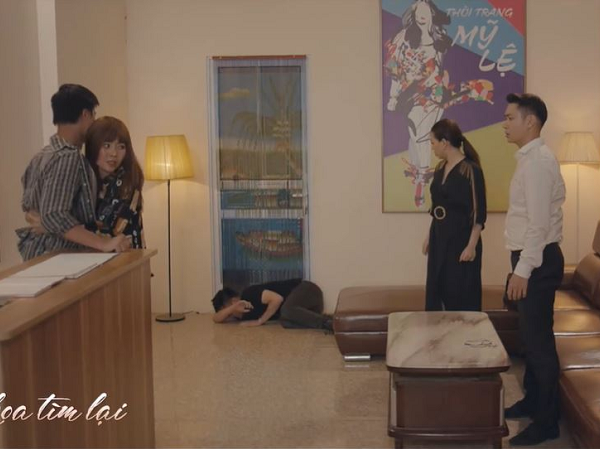 Mùa hoa tìm lại tập 13: Lệ bị đánh ghen nhưng lại ông chặt Đồng khiến Việt chết sững