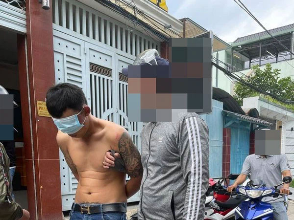 Chủ tiệm tạp hóa ở TP.HCM bị cướp xông vào xịt hơi cay, tấn công 2 lần trong vòng nửa tháng