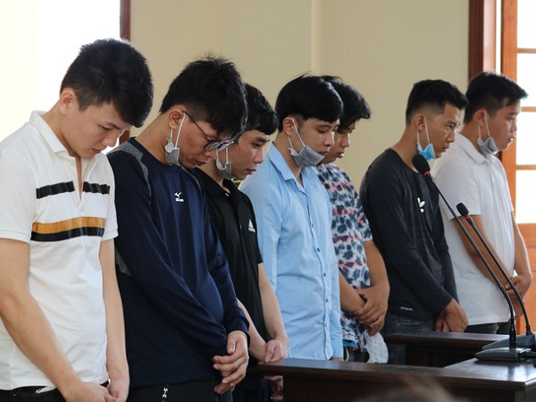 Vừa tốt nghiệp đại học, gã trai lên Youtube học cách làm tiền giả rồi vào tù