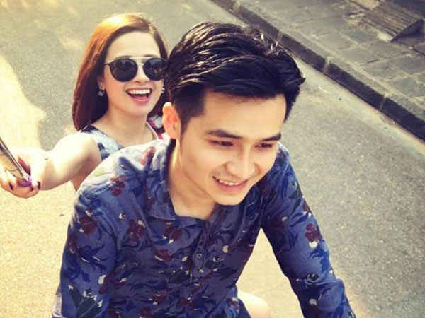 Lâu lắm mới thấy Dương Hoàng Yến khoe ảnh tình tứ bên bạn trai: Gắn bó cả chục năm vẫn quấn quýt như 'đôi chim cu' thế này!