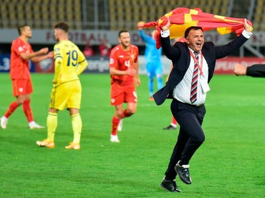 HLV đầu tiên từ chức tại VCK Euro 2021