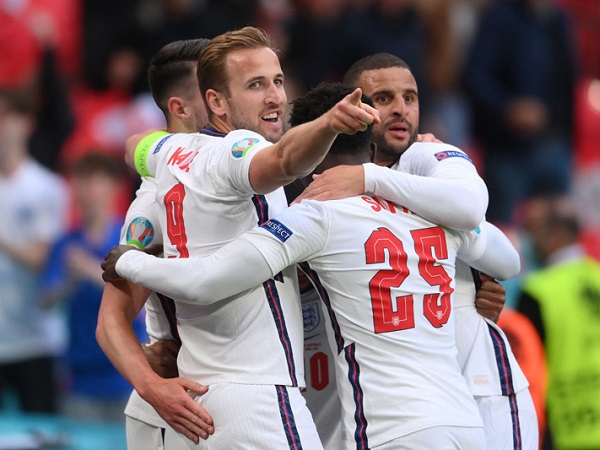 EURO 2020: Xác định 12 đội đi tiếp, 2 cặp đấu ở vòng knock-out