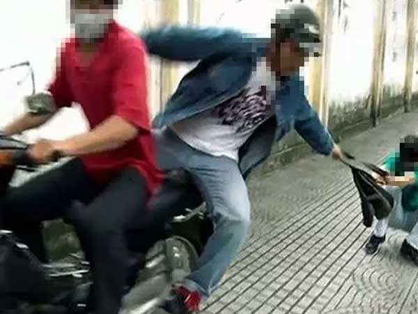 Hải Phòng: Thượng uý công an phường bị khởi tố, tước quân tịch liên quan đến cướp tài sản