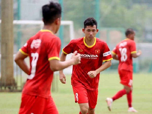 Một tuyển thủ Việt Nam phải tiếp tục cách ly sau vòng loại World Cup