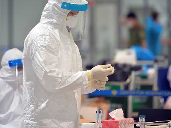 Trưa 25/6: Thêm 112 ca Covid-19, gần một nửa ở TP HCM