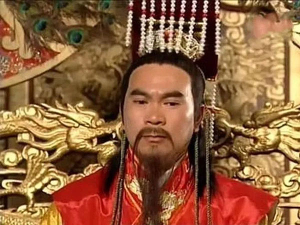 Nam tài tử TVB U70 gây sốc khi công khai kết hôn cùng cô gái kém 40 tuổi