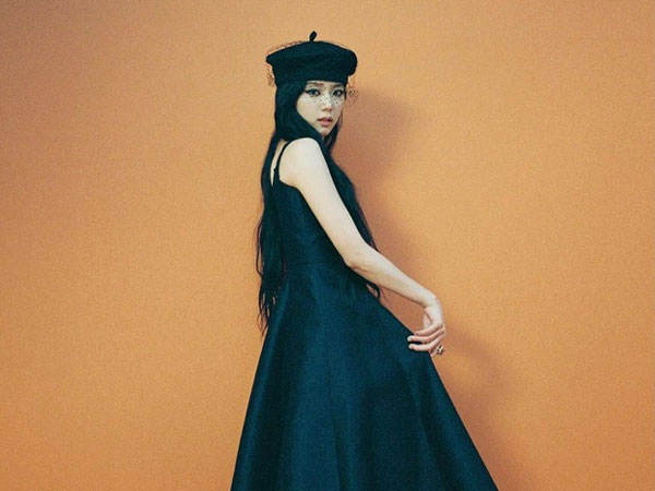 2 cô Đại sứ Dior 'chạm hàng': Jisoo đẹp ma mị nhưng mà ơ kìa Angela Baby đang ở đây rồi!