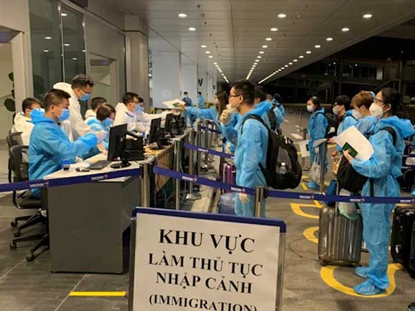 Thí điểm cách ly tập trung 7 ngày với người nhập cảnh ở Quảng Ninh có 'hộ chiếu vắc-xin'
