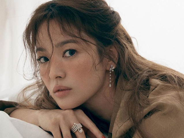 Song Hye Kyo trong 25 năm qua: Đỉnh cao nhan sắc tuổi 39 nhưng vẫn đôi lần bị dìm sắc chỉ vì kiểu tóc 'tréo ngoe'