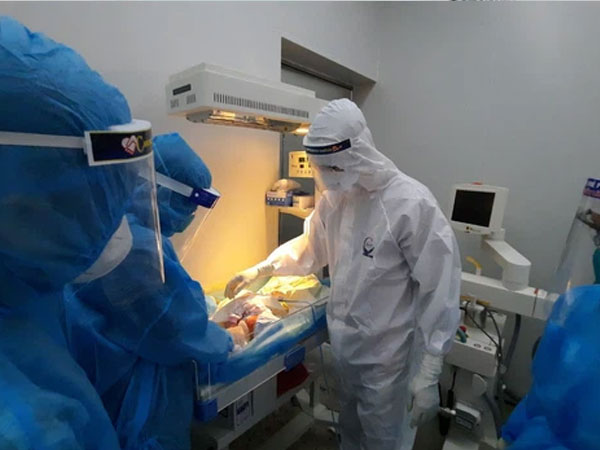 Kỳ diệu: 1 phụ nữ sốc độc tố virus SARS-CoV-2, tổn thương phổi trên 75% vẫn sống sót