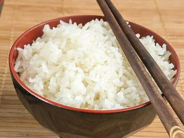 Lý giải về thông tin 'ăn cơm nguội sẽ giúp giảm cân' và 3 lưu ý của chuyên gia để ăn cơm mà không sợ béo