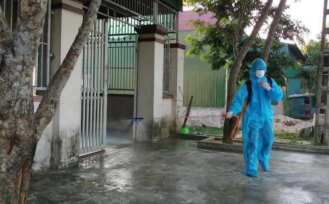 Một ca dương tính với nCoV chưa rõ nguồn lây, Hà Tĩnh phong tỏa gần 3.000 dân