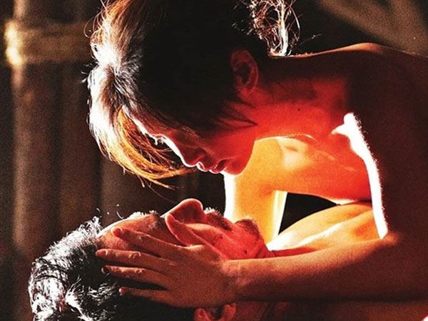 Cảnh nóng 'lỡ dại' khiến Thành Long ghét đến tận xương tủy, hối hận lắm nhưng sau đó vẫn 'ân ái' cuồng nhiệt trên màn ảnh?