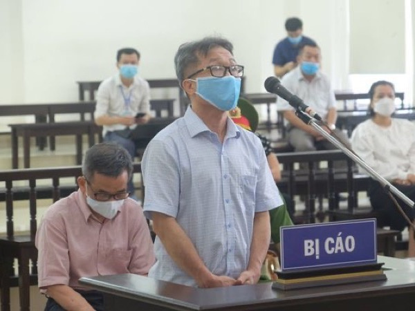 Con gái ông Trần Bắc Hà sụt sùi khóc ‘đòi’ tài sản