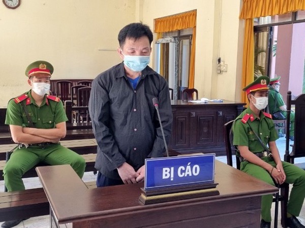 Đã ly hôn vẫn không thoát 'kiếp nạn' với chồng cũ