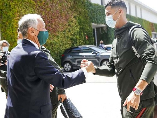 Tổng thống Bồ Đào Nha có mặt, trực tiếp gửi lời động viên trong ngày Ronaldo và các đồng đội về nước
