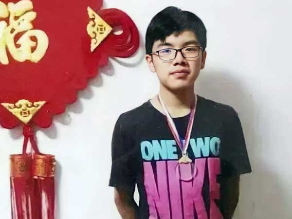 Chân dung nam sinh từng khiến trường 'Harvard Trung Quốc' không ngần ngại hạ ngay 200 điểm để 'trải thảm' mời nhập học