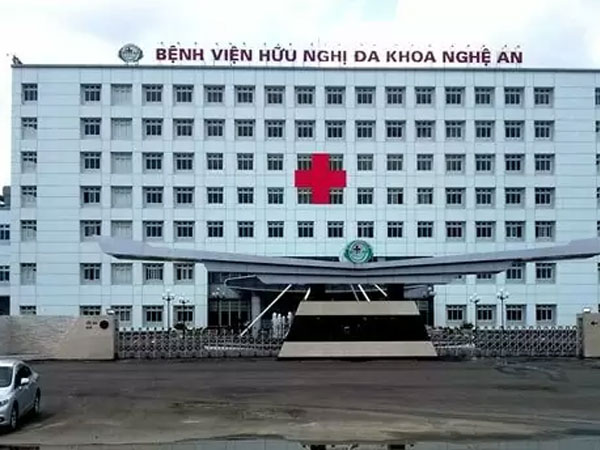 Đưa vợ đi sinh, kiểm tra nhanh phát hiện chồng dương tính SARS-CoV-2, phong tỏa bệnh viện Hữu nghị Đa khoa Nghệ An