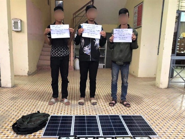 Đà Nẵng: Bắt giữ nhóm thanh niên chuyên trộm đồ ở nghĩa trang