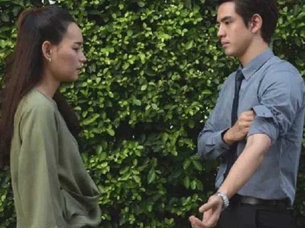 5 năm đi làm, chồng gửi lương mẹ giữ vì lo vợ giấu tiền cho nhà ngoại nhưng ngày ra tòa, nghe cuộc điện thoại trong đêm mà anh bàng hoàng ân hận