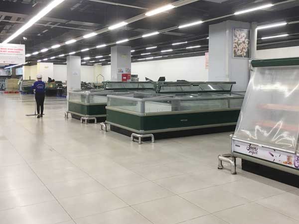 Cảnh tan tác ở Lotte Mart Đống Đa sau quyết định đóng cửa
