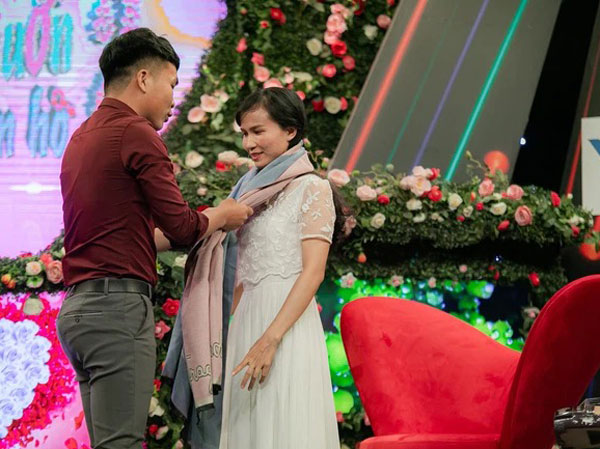 Kết hôn sau hơn 6 tháng được mai mối trên show hẹn hò, cặp vợ chồng bức xúc kể đã 'vỡ mộng hôn nhân'