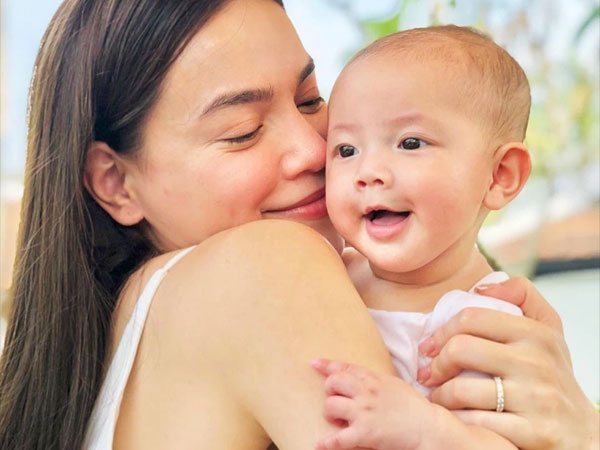 Bị nói 'lợi dụng con để câu like', Hồ Ngọc Hà thản nhiên: 'Dăm ba cái like không vui lâu bằng việc cuộc sống mình đủ đầy và hạnh phúc'