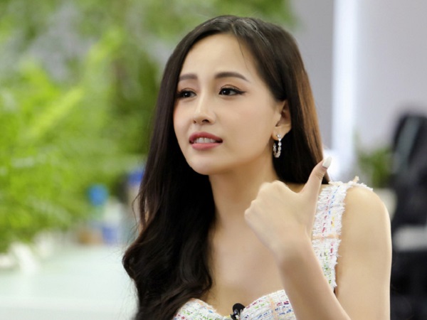 Có 1 Hoa hậu Việt Nam từng bị chỉ trích 'lên bờ xuống ruộng' vì ăn mặc phản cảm nhưng riêng học vấn thì không chê nổi điểm nào