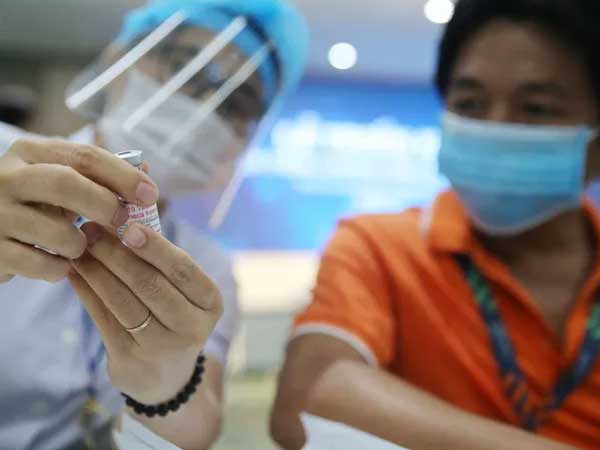 Mũi 1 tiêm vắc-xin Covid-19 của Astra Zeneca, mũi 2 tiêm Pfizer có được không?