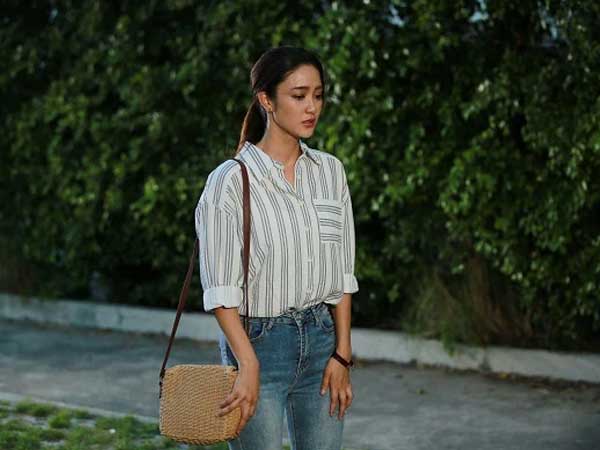 Thấy tôi rời khỏi nhà với 2 bàn tay trắng, bố chồng nhờ cầm vứt hộ túi rác, thứ bên trong làm tôi ứa nước mắt