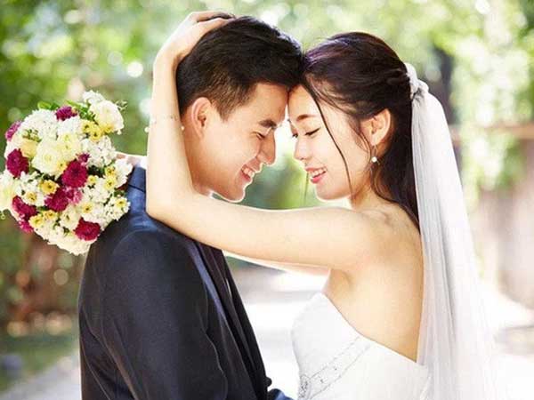 Nhà chồng tuyên bố tặng 10 cây vàng nhưng ra điều kiện cô dâu 'đi cửa sau', một tiếng đập bàn và lời tuyên bố từ nhà gái khiến ai cũng giật mình!