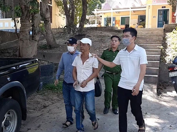 Đổ xăng không trả tiền còn dọa đốt cây xăng để cướp 20 triệu đồng