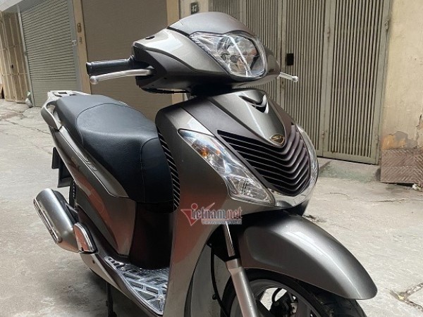 Honda SH cũ biển ngũ quý 1 giá gần 300 triệu đồng ở Hà Nội