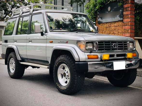 Đỉnh cao giữ giá, Toyota Land Cruiser qua 30 ‘xuân xanh’ vẫn bán đắt ngang Hyundai Tucson ‘đập hộp’