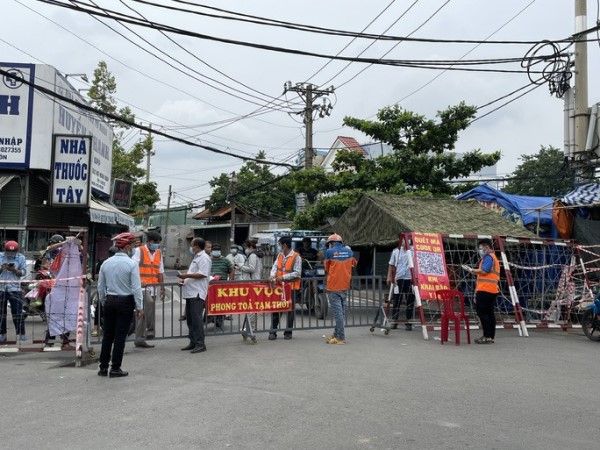 TP HCM: Tạm dừng bán vé số, hàng rong, hàng ăn uống tại một số nơi ở huyện Hóc Môn
