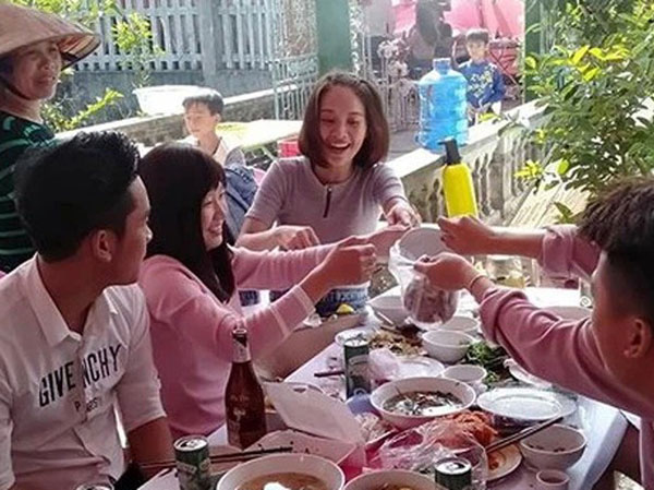 Yêu nhau nửa năm mới vỡ lẽ 'em là bà trẻ của anh', cô gái chết điếng người sợ phải 'bỏ làng mà đi'
