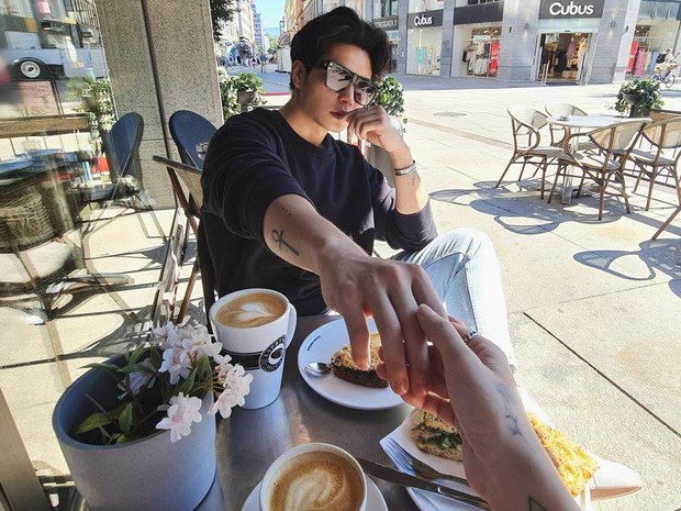 HOT: Tình trẻ kém 11 tuổi theo Ngô Thanh Vân về tận Na Uy, ra mắt kiểu này hay là sắp cưới?